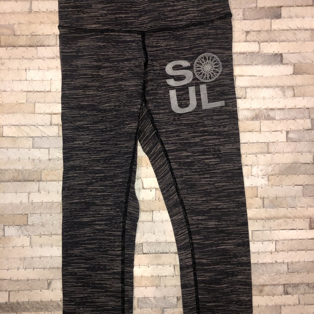 Lululemon wunder under crop leggings - size 4